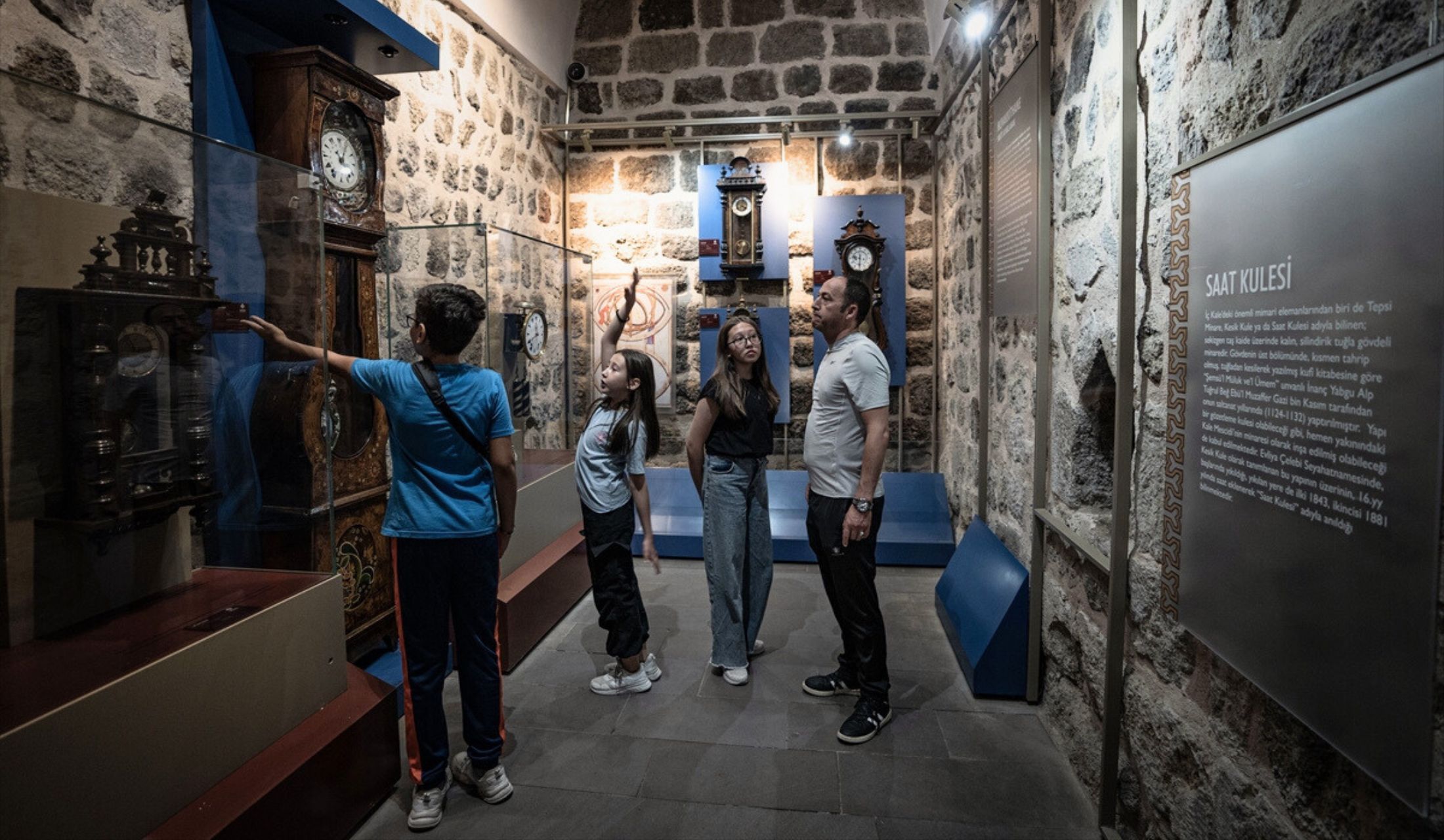 Çifte Minareli Medrese, Sergilediği Tarihi Eserlerle Ziyaretçileri Büyülüyor