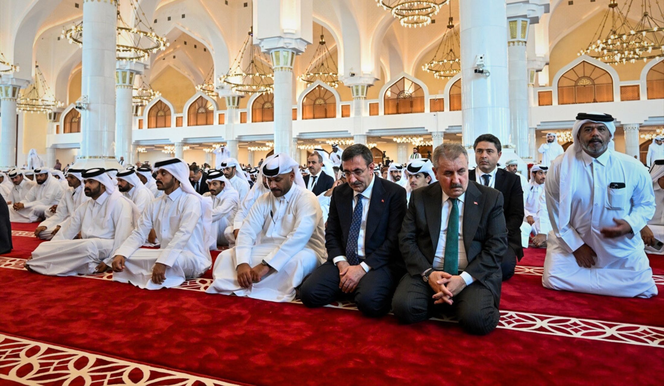 TBMM Başkanı Kurtulmuş ve Heyeti, Heniyye'nin Cenaze Töreni İçin Katar'da