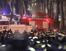 Gürcistan'da Seçim Gerginliği! Göstericilerin Kapattığı Caddeler Polis Tarafından Açıldı