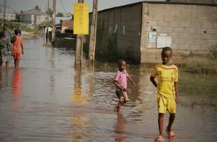 Afrika'da Seller Nedeniyle Yaklaşık 1 Milyon Kişi Evini Terk Etti