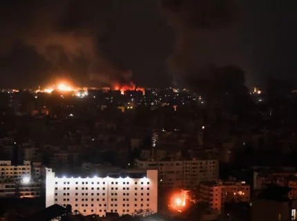 İsrail Gece Saatlerinde Beyrut'un Dahiye Bölgesine 30 Hava Saldırısı Düzenledi