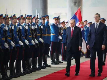 Cumhurbaşkanı Erdoğan, Belgrad'da Resmi Törenle Karşılandı