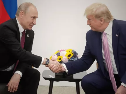 Trump, Putin İle Yaptığı Eski Bir Görüşmeyi Anlattı: Sizi Çok Sert Vuracağım