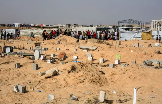 Gazze'deki Yoğun Saldırılar Sonrası Mezarlıklarda Boş Yer Kalmadı