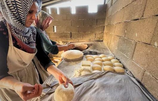 Hatay'daki Kadınlar İyilik Tandırı Projesiyle Hem Kazanıyor Hem Yardım Ediyor