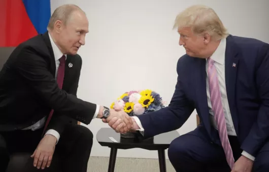 Trump, Putin İle Yaptığı Eski Bir Görüşmeyi Anlattı: Sizi Çok Sert Vuracağım